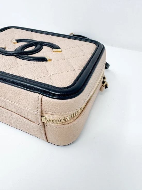 Chanel Beige Filigree Vanity Case - Picture 6 of 10